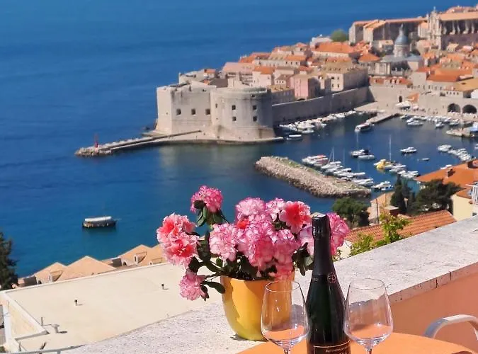 Amazing Dubrovnik & Sea View Room
